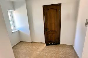 комерційна за адресою Галицька вул., 7