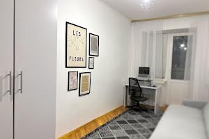 квартира за адресою Дмитра Майбороди вул. (Збишка), 17