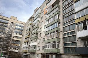 квартира за адресою П'ятницька вул., 68