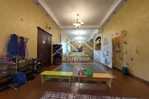 комерційна за адресою Мартіна Шимановського вул. (Комуністична), 1