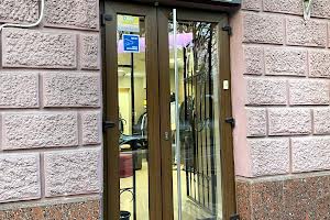 комерційна за адресою Дмитра Яворницького просп. (Карла Маркса), 20