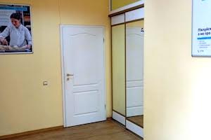 комерційна за адресою Пилипа Орлика вул. (Паризької Комуни), 2/16