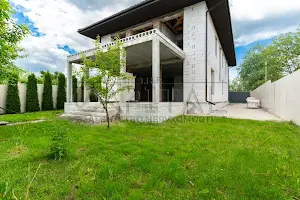 дом по адресу Центральна ул.