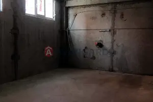 комерційна за адресою Січеславська вул., 4
