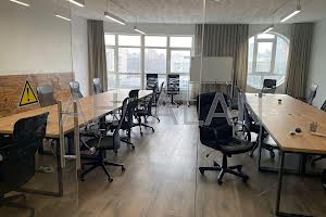 комерційна за адресою Кловський узвіз, 7