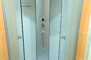 квартира за адресою Хотинська вул., 12