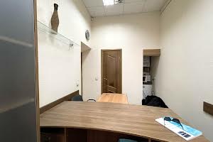 комерційна за адресою Гетьмана Петра Дорошенка вул. (), 35