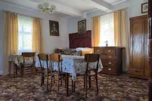 будинок за адресою Шкільна