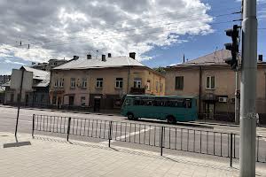 комерційна за адресою Кульпарківська вул., 124