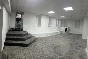 комерційна за адресою Ярославська вул., 39