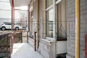 комерційна за адресою Саксаганського вул., 58