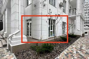 комерційна за адресою Михайла Максимовича вул. (Онуфрія Трутенка), 24