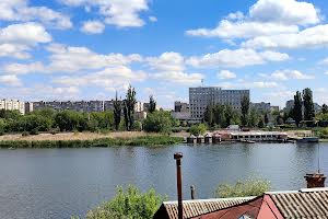участок по адресу Набережна, 20