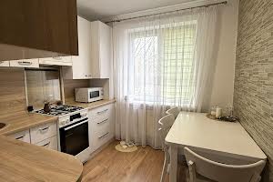 квартира за адресою Чорновола вул., 136