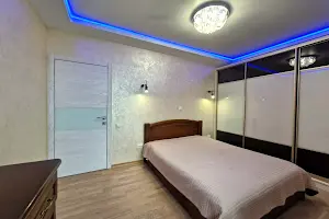 квартира за адресою Дмитра Іващенка вул., 2