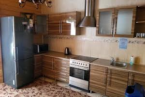 комерційна за адресою Івана Франка вул., 1