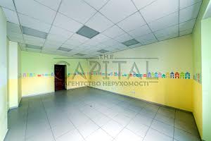 комерційна за адресою Польова вул., 61