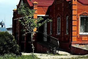 комерційна за адресою Польова вул., 4