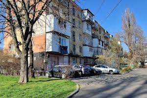 квартира за адресою Краснова вул., 11