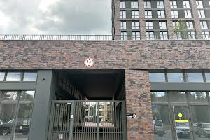 комерційна за адресою Набережна Перемоги вул., 128