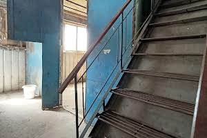 коммерческая по адресу вул. Центральна, 32а