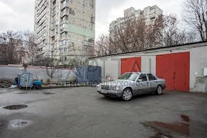 комерційна за адресою Автозаводська вул., 2