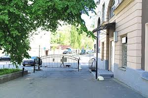 коммерческая по адресу Коцюбинского Михаила ул., 2