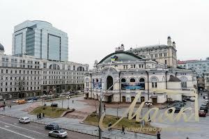 комерційна за адресою Володимирська вул., 51/53
