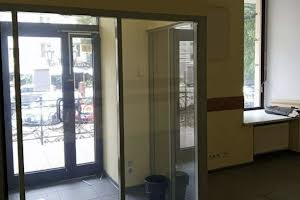 комерційна за адресою Дерибасівська вул., 9
