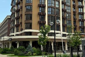комерційна за адресою Молодіжна вул., 10