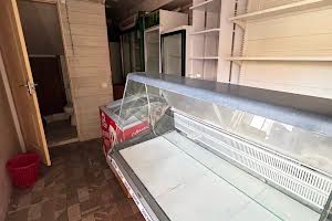 комерційна за адресою Довга вул., 1а