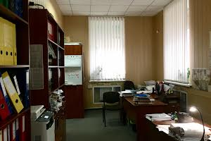 комерційна за адресою Степана Тельги, 65