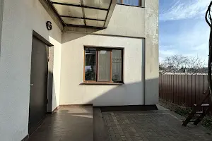 будинок за адресою Мостобудівельників вул., 1Б