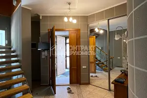 будинок за адресою Льва Ландау просп. (50-річчя СРСР), 132