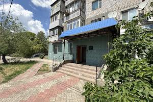 комерційна за адресою Георгія Ґонґадзе вул. (Паризької Комуни), 28