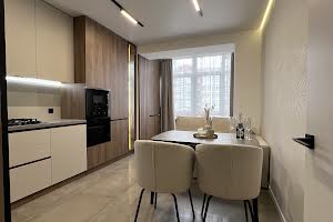 квартира за адресою Височана вул., 18