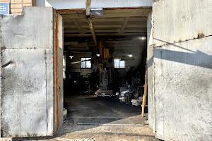 комерційна за адресою Лук'янова вул., 16