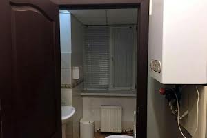 комерційна за адресою Базарна вул., 25