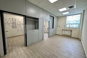 комерційна за адресою Київ, Новокостянтинівська вул., 13/10