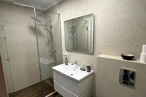 квартира за адресою Літературна вул., 5