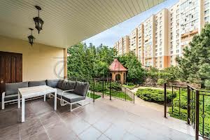будинок за адресою Берегова вул., 3