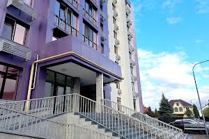 комерційна за адресою Садова вул., 1-В к1