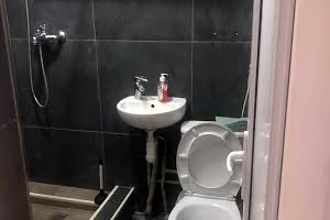 комерційна за адресою Академічна вул. (Піонерська), 5в