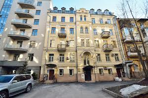 комерційна за адресою Ивана Франка, 13
