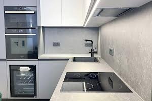 квартира за адресою Космічна вул., 5