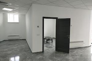 комерційна за адресою Чорновола вул., 29
