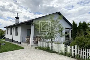 будинок за адресою Вишнева вул.