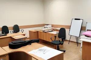 комерційна за адресою Базарна вул., 1