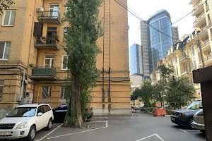 комерційна за адресою Пирогова вул., 2