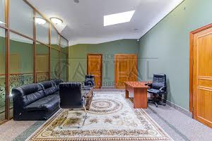 комерційна за адресою Липська вул., 10